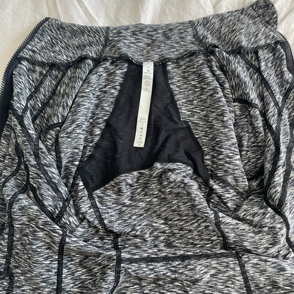 Lululemon NuLu define zip up - Picture 2 of 7